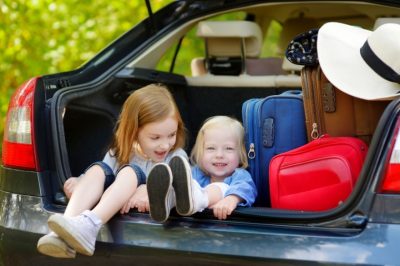 Kids And Luggage 53237632729 400x266 1